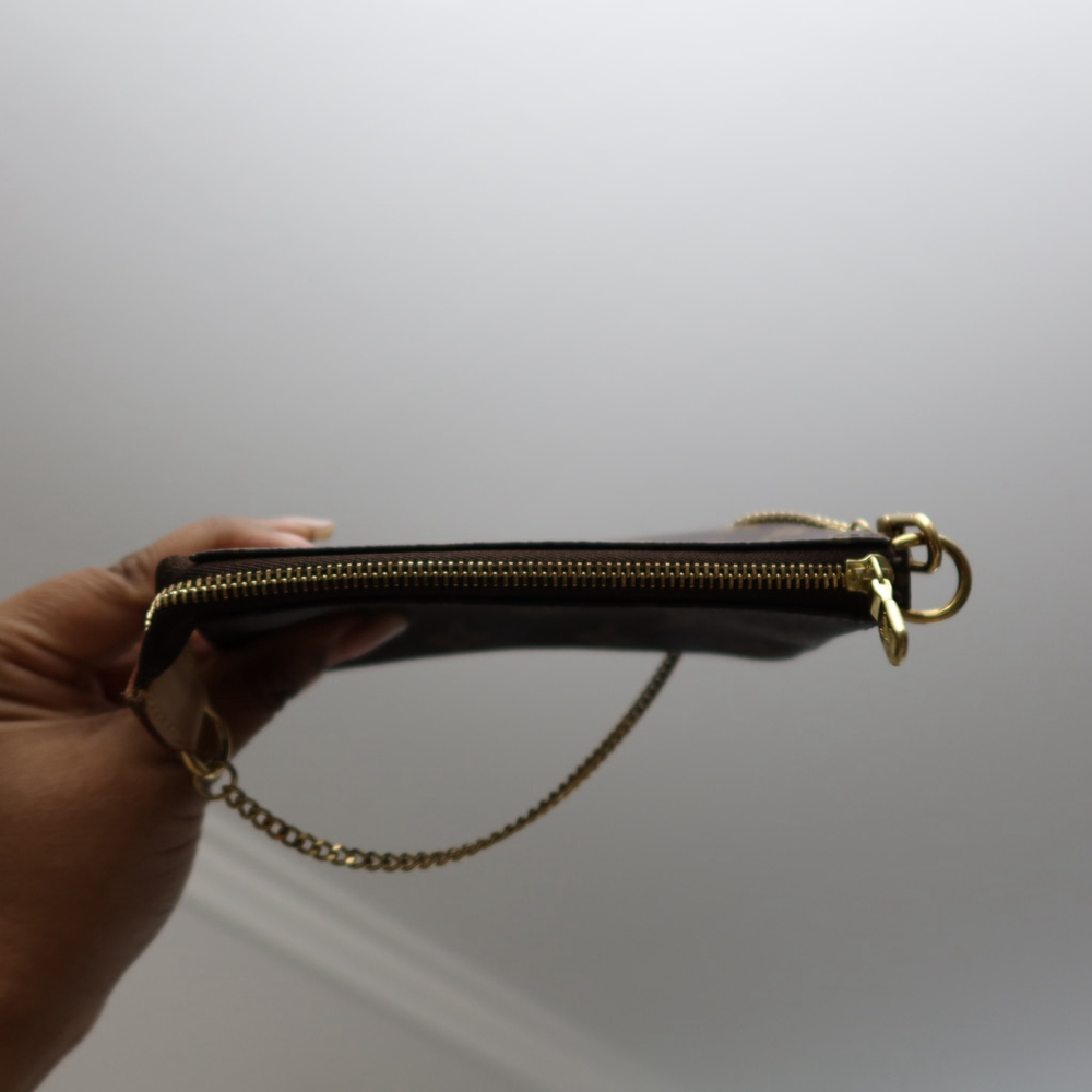 Louis Vuitton Mini Pochette Accessoires Monogram Canvas - Picture 6 of 10